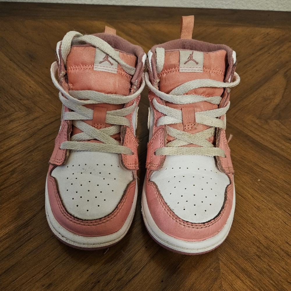 Jordan 1 MID (TD) CORAL CHALK/BERRY-WHITE KIDS SIZE 10C